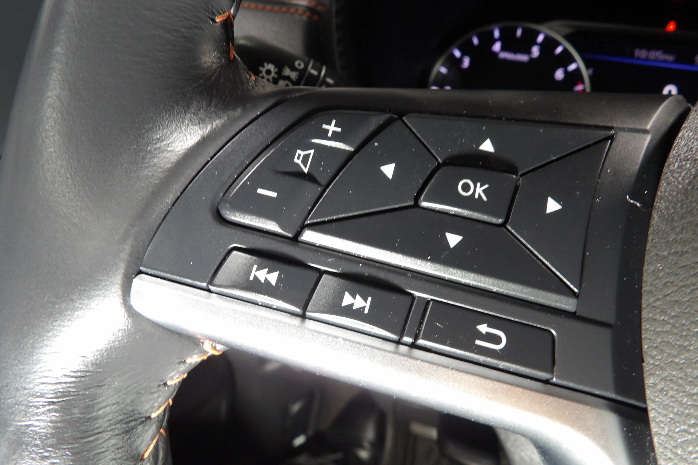 Used 2023 Nissan Sentra SR w/ Trunk Package FWD image 20