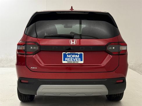New 2025 Honda Pilot EX-L image 8