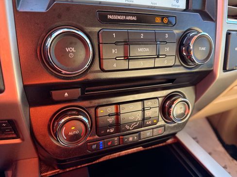 Used 2017 Ford F250 Lariat w/ Chrome Package image 17