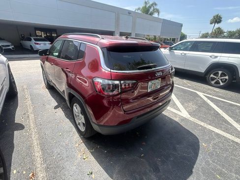 Used 2022 Jeep Compass Latitude FWD image 8