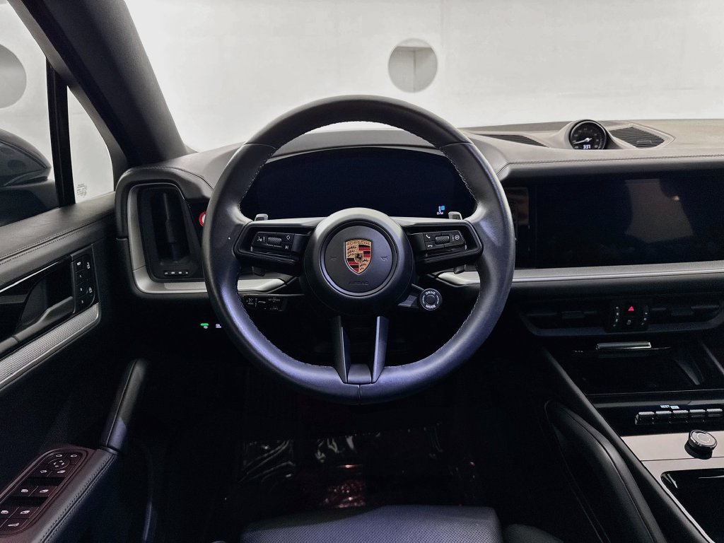 Used 2024 Porsche Cayenne Coupe AWD/4WD image 23