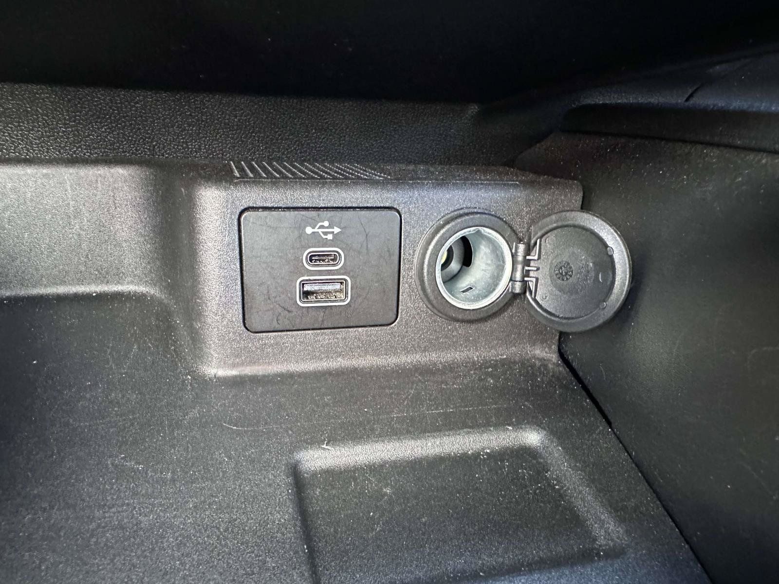 Used 2025 Ford Escape Active AWD/4WD image 25