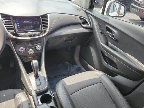 Used 2022 Chevrolet Trax LT w/ LT Convenience Package FWD image 27