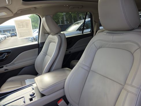Certified 2024 Lincoln Aviator Reserve w/ Jet Package RWD image 17