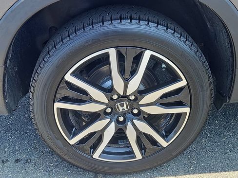 Used 2019 Honda Pilot Touring image 9