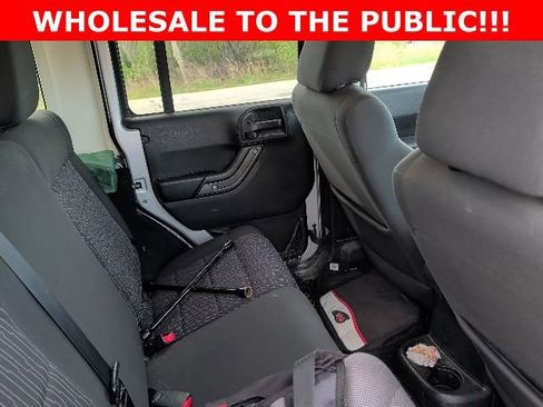 Used 2012 Jeep Wrangler Unlimited Sport image 10