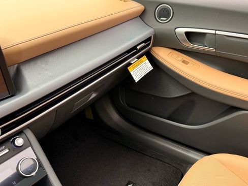 New 2025 Hyundai Sonata Limited image 13