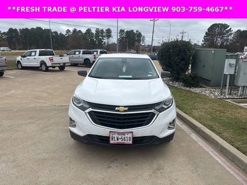 Used 2021 Chevrolet Equinox LS w/ LS Convenience Package image 2
