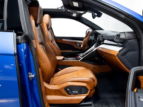 Used 2019 Lamborghini Urus image 25