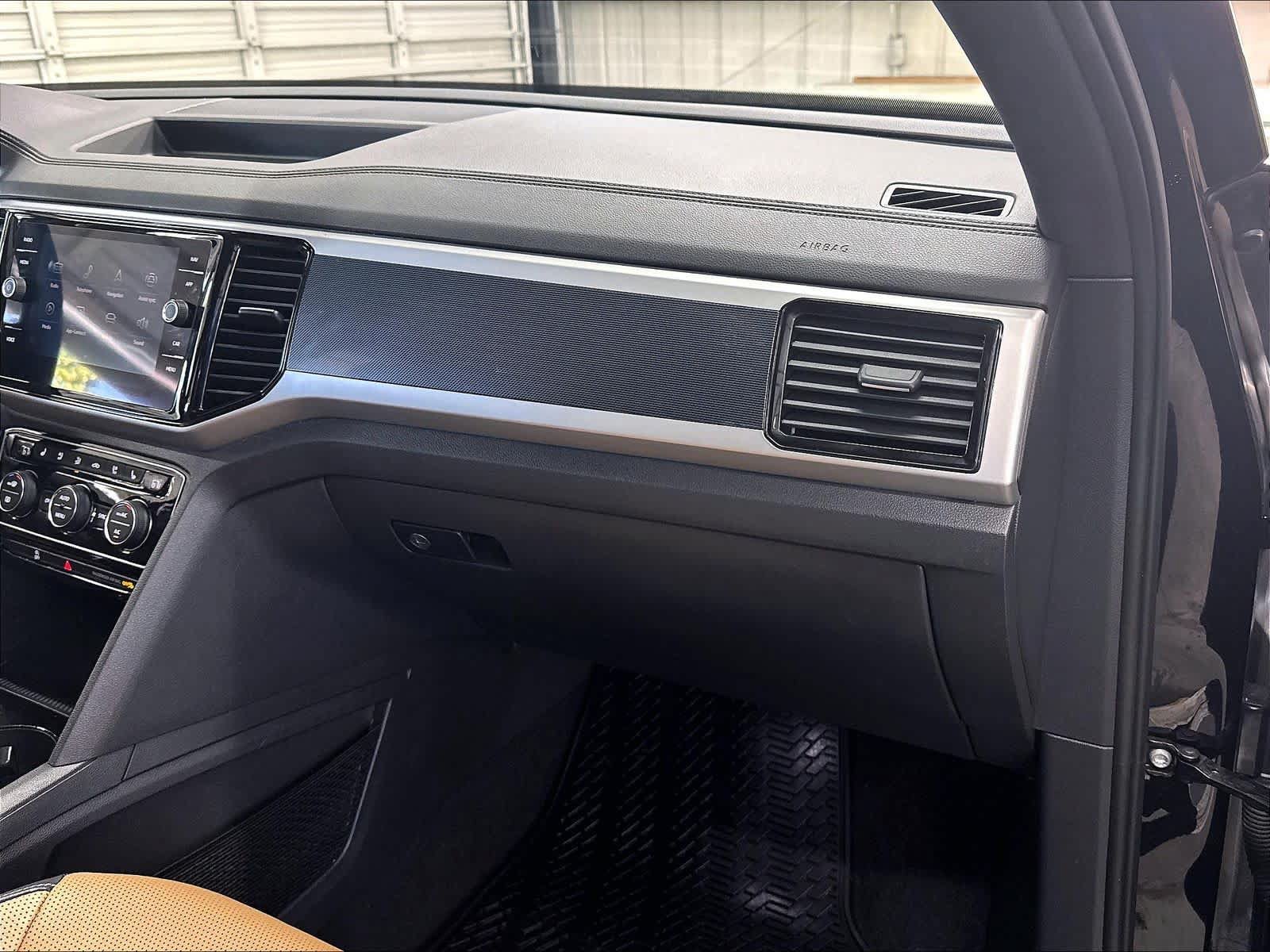 Used 2023 Volkswagen Atlas Cross Sport SEL Premium R-Line AWD/4WD image 30