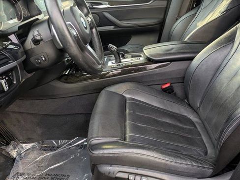 Used 2018 BMW X5 xDrive50i w/ M Sport Package image 17