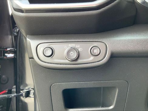 Used 2023 Chevrolet TrailBlazer LT image 32