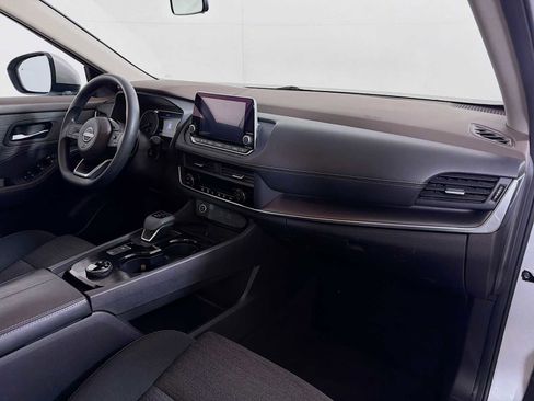 Certified 2023 Nissan Rogue SV image 24