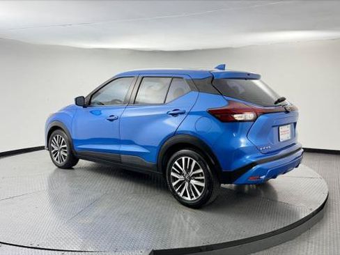 Used 2022 Nissan Kicks SV FWD image 6