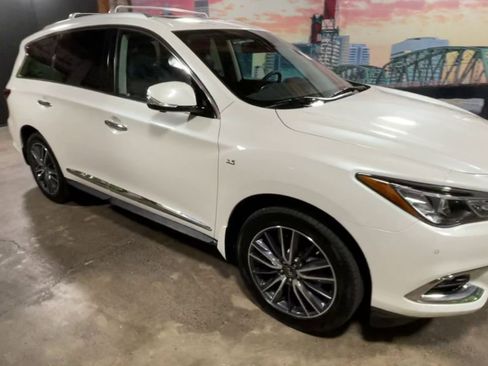 Used 2018 INFINITI QX60 Luxe w/ Deluxe Technology Package image 2