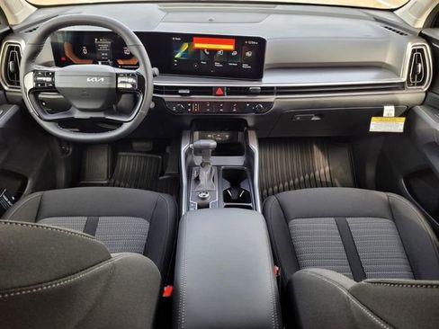 New 2026 Kia Sorento LX FWD image 13