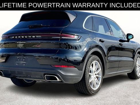 Used 2024 Porsche Cayenne image 2