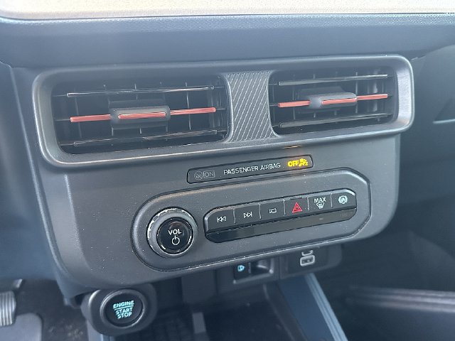 Used 2025 Ford Maverick Lariat AWD/4WD image 11
