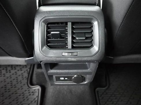 Used 2024 Volkswagen Tiguan SE FWD image 28
