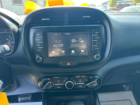 Used 2020 Kia Soul LX FWD image 22