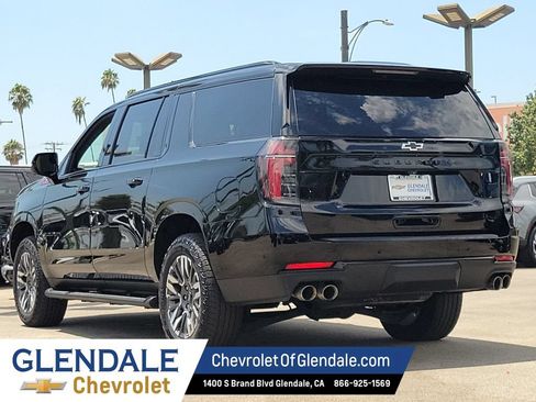 Certified 2025 Chevrolet Suburban Z71 AWD/4WD image 13
