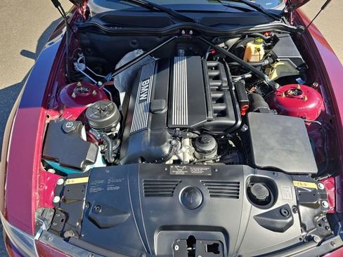 Used 2003 BMW Z4 2.5i image 25