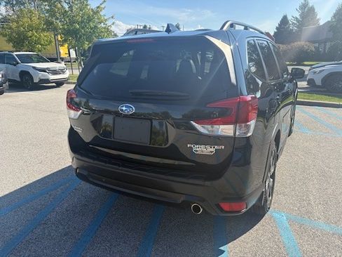Used 2023 Subaru Forester Limited AWD/4WD image 6