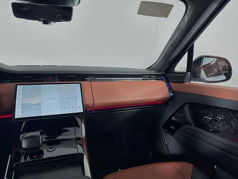 New 2026 Land Rover Range Rover Sport SV image 26