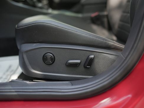 Certified 2024 Volkswagen Jetta SE w/ Panoramic Sunroof Package image 28