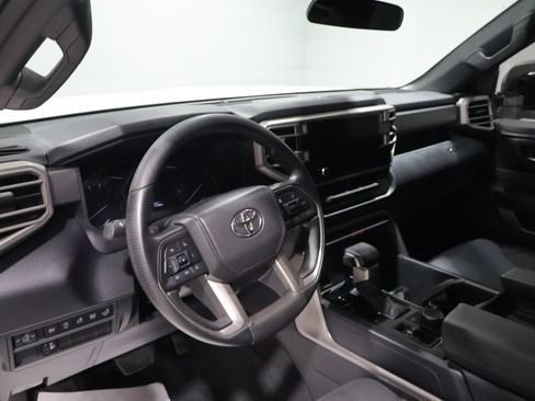 Used 2025 Toyota Tundra SR5 w/ SR5 Convenience Package AWD/4WD image 15