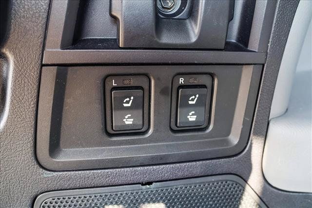 Used 2015 Toyota Sequoia Platinum AWD/4WD image 27