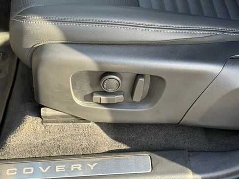 Certified 2025 Land Rover Discovery Sport Dynamic SE image 12