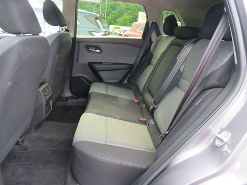 Used 2023 Nissan Rogue SV AWD/4WD image 9