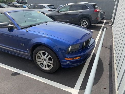 Used 2005 Ford Mustang GT Premium image 5