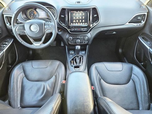 Used 2021 Jeep Cherokee Limited image 9