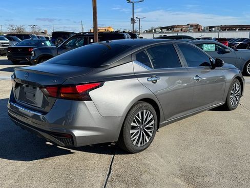 Used 2023 Nissan Altima 2.5 SV image 8