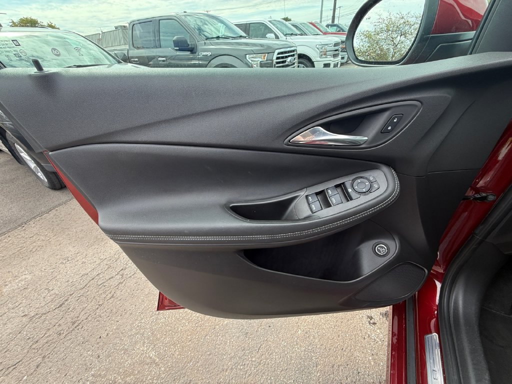 Used 2023 Buick Encore GX Select w/ Sport Touring Package FWD image 14