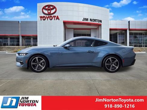 Used 2024 Ford Mustang Coupe RWD image 4