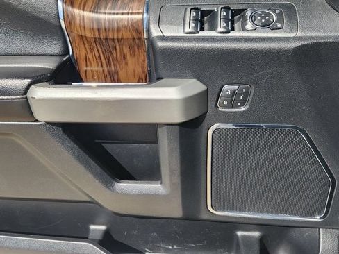 Used 2019 Ford F150 Lariat RWD image 21