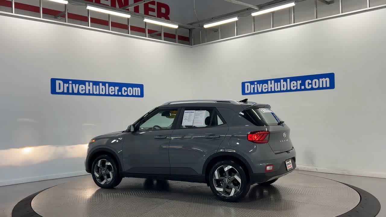 Used 2022 Hyundai Venue SEL FWD image 8