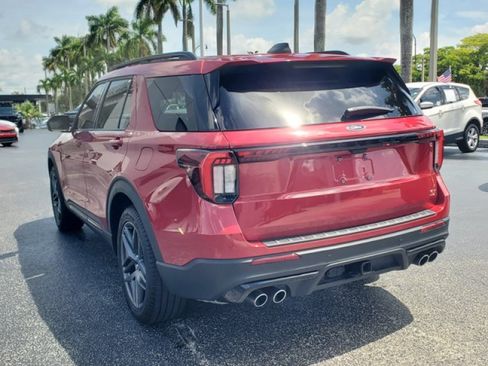 Used 2025 Ford Explorer ST RWD image 5