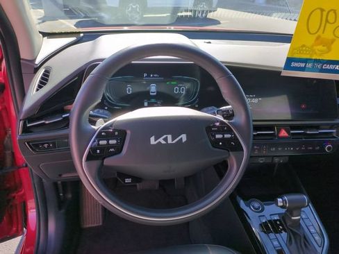 Used 2024 Kia Niro EX FWD image 18