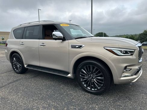 Used 2022 INFINITI QX80 Sensory w/ All-Season Package AWD/4WD image 17