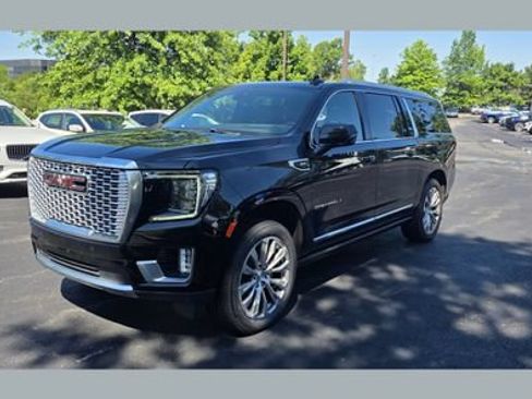 Used 2023 GMC Yukon XL Denali w/ Denali Reserve Package AWD/4WD image 1