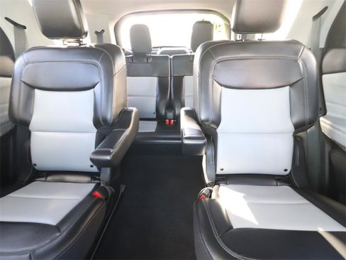 Certified 2022 Ford Explorer XLT w/ Equipment Group 202A image 10