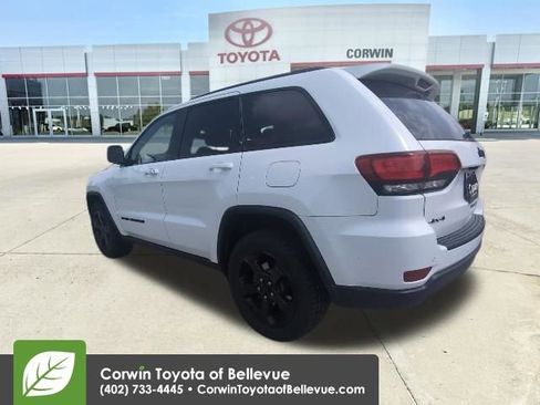 Used 2019 Jeep Grand Cherokee Laredo AWD/4WD image 34