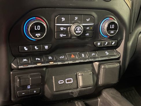 Used 2021 Chevrolet Silverado 1500 High Country w/ Technology Package AWD/4WD image 41