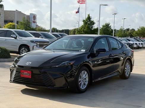 Used 2026 Toyota Camry LE w/ Convenience Package FWD image 4