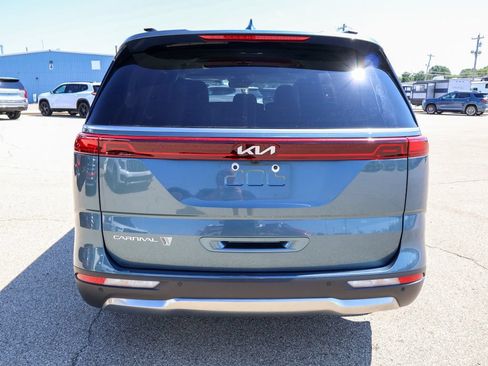 Used 2024 Kia Carnival SX Prestige FWD image 4