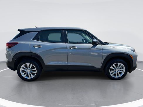 Used 2023 Chevrolet TrailBlazer LS FWD image 4